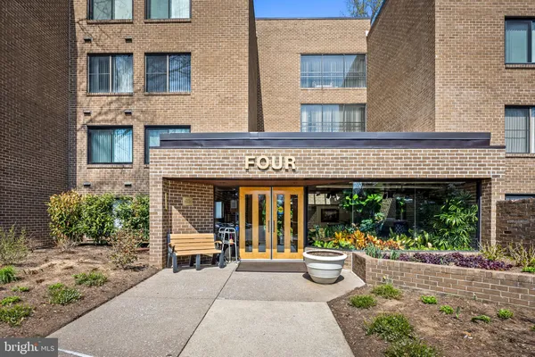 $220,000 | 4 Candlemaker Court, Unit 306, Baltimore, MD 21208