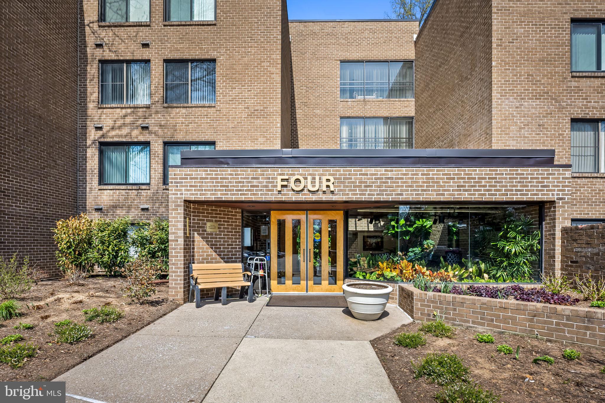 4 Candlemaker Court, Unit 306 Baltimore, MD 21208 - Photo 4 of 35 Entry