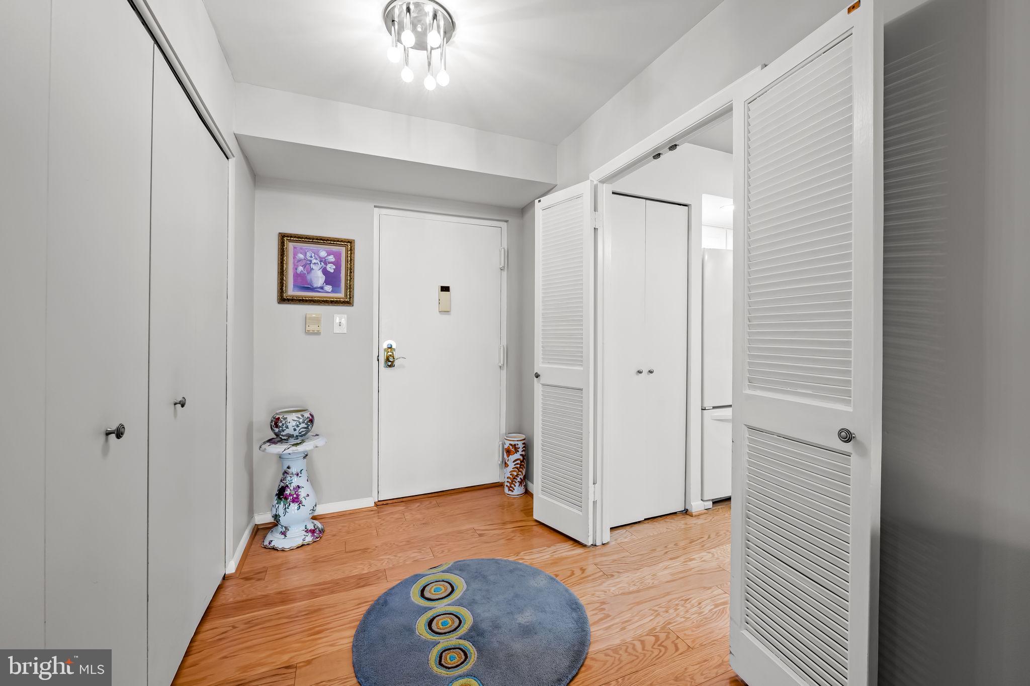 4 Candlemaker Court, Unit 306 Baltimore, MD 21208 - Photo 7 of 35 Foyer