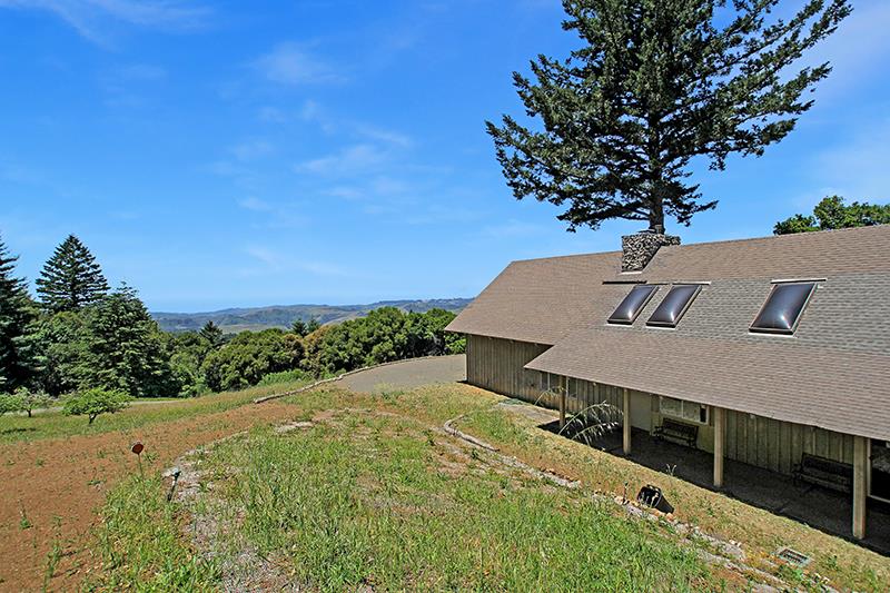 33 Langley Hill Road Woodside, CA 94062 - Photo 5 of 53 a view of a house with a yard