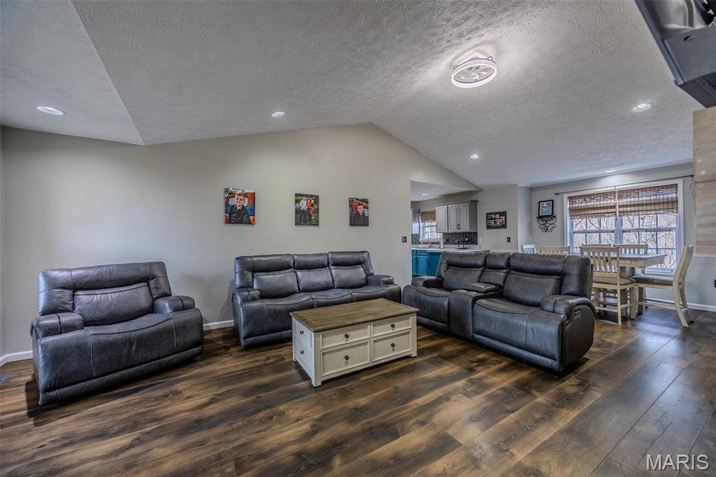 21143 Layla Road Waynesville, MO 65583 - Photo 5 of 82