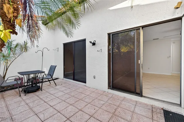 $259,900 | 1414 Park Shore Circle, Unit 2, Fort Myers, FL 33901