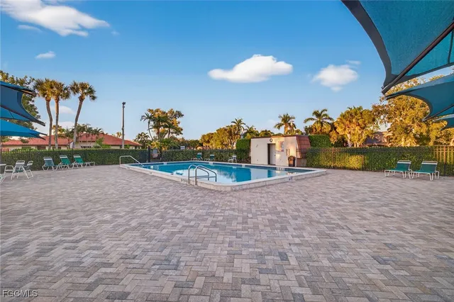 $259,900 | 1414 Park Shore Circle, Unit 2, Fort Myers, FL 33901