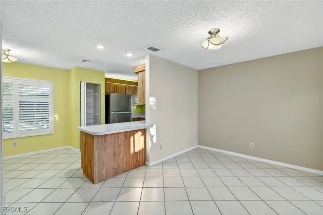 $259,900 | 1414 Park Shore Circle, Unit 2, Fort Myers, FL 33901