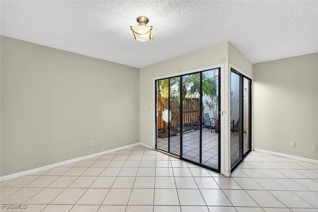 $259,900 | 1414 Park Shore Circle, Unit 2, Fort Myers, FL 33901