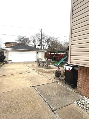 $214,900 | 14241 South Marquette Avenue, Burnham, IL 60633