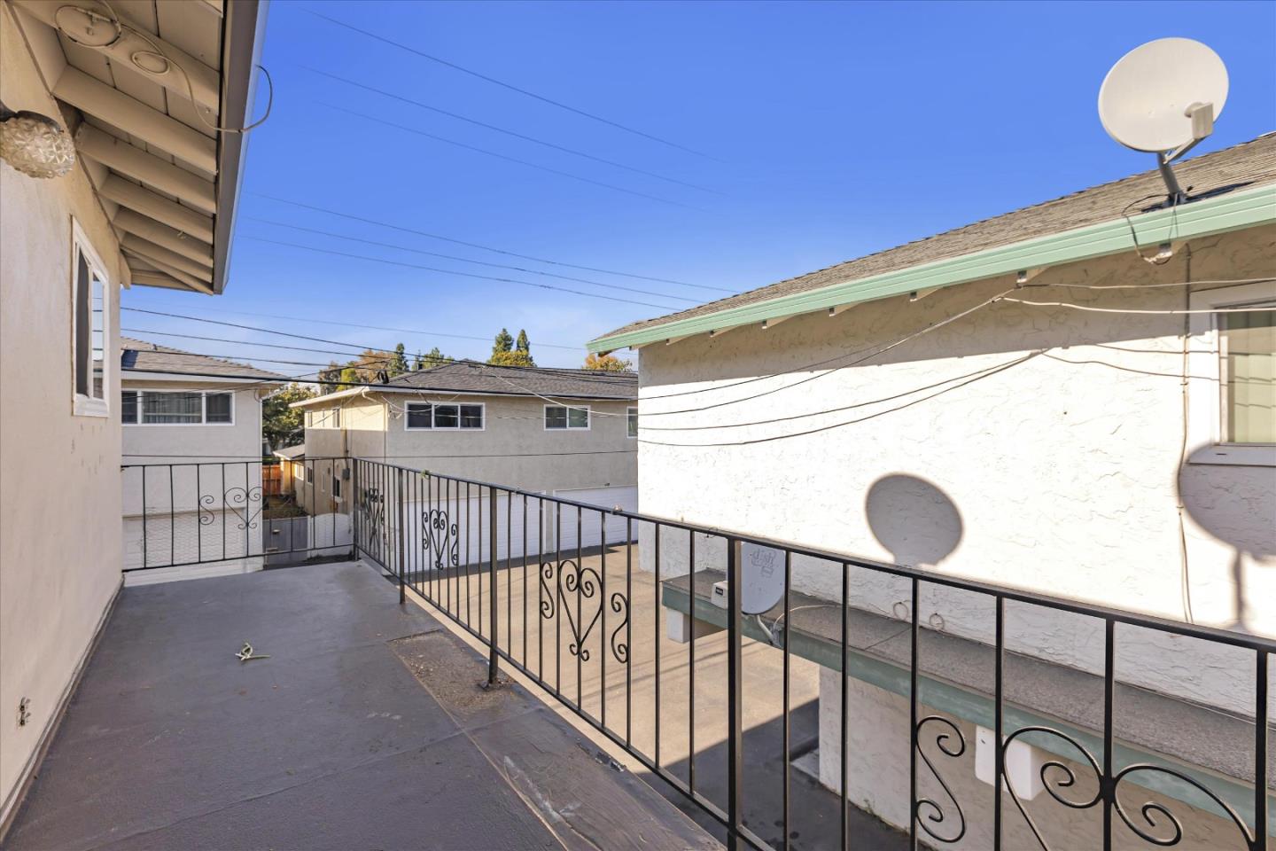 477 Greendale Way San Jose, CA 95129 - Photo 33 of 33 a view of a balcony