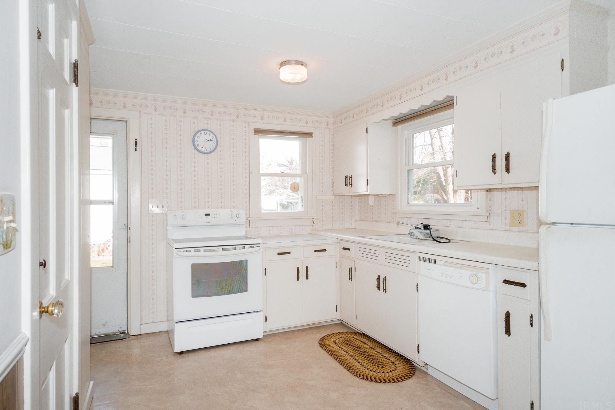 11703 North Elm Grove Road Syracuse, IN 46567 - Photo 16 of 36 Gallery Image 16