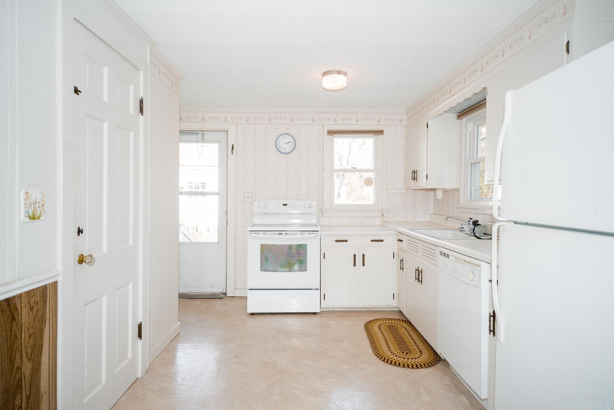 11703 North Elm Grove Road Syracuse, IN 46567 - Photo 17 of 36 Gallery Image 17