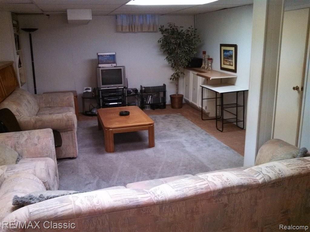 43044 Avon Road Canton, MI 48187 - Photo 19 of 21 Fin bsmt.jpg