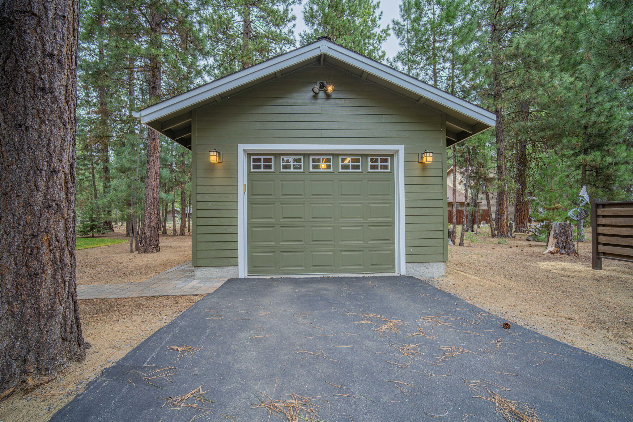 14234 Whitewater Loop La Pine, OR 97739 - Photo 45 of 62 Second garage 16x28