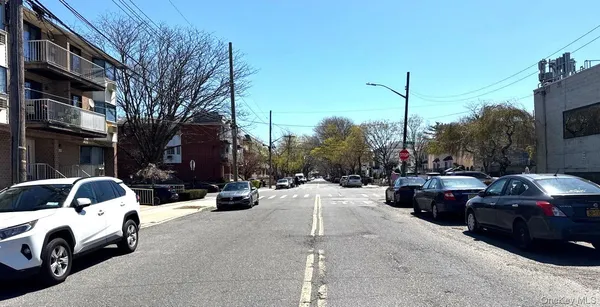 $440,000 | 1095 East 72nd Street, Unit 10 | Georgetown