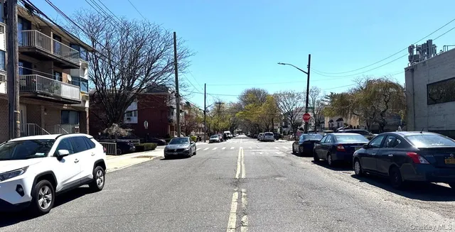 $440,000 | 1095 East 72nd Street, Unit 10 | Georgetown