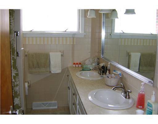 159 Leech Road Greenville, PA 16125 - Photo 13 of 15 Full Bath.