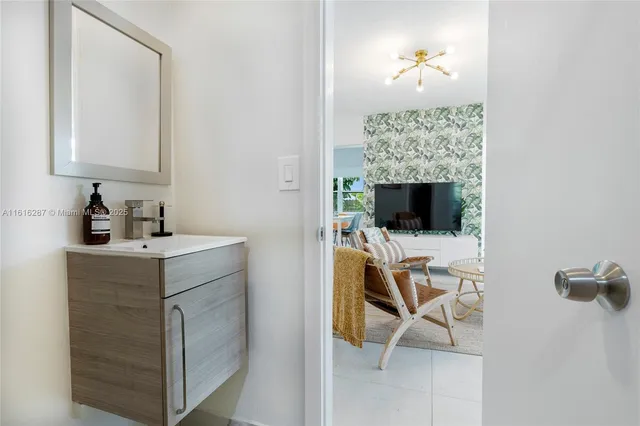 $4,400 | 968 Northeast 80th Street, Miami, FL 33138