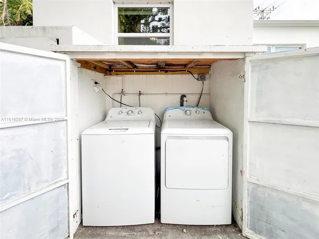 $4,400 | 968 Northeast 80th Street, Miami, FL 33138