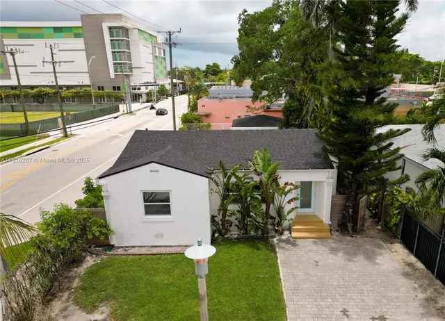 $4,400 | 968 Northeast 80th Street, Miami, FL 33138