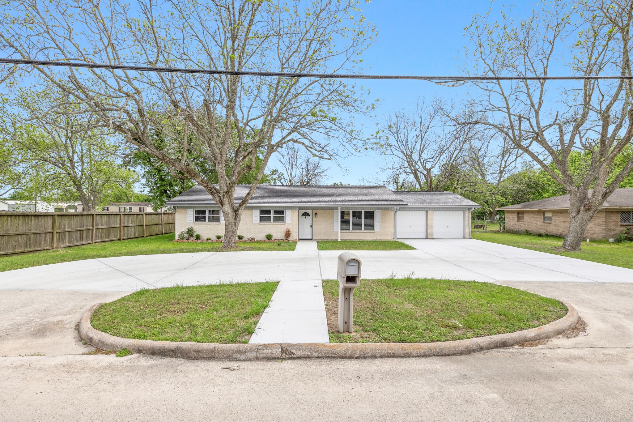202 Massey Tompkins Road Baytown, TX 77521 - Photo 4 of 47