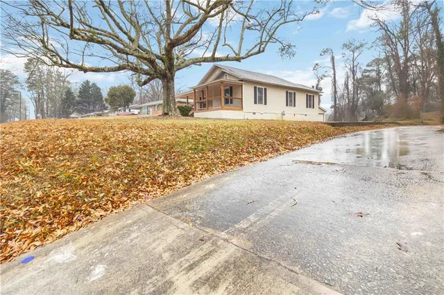 a front view of house with yard