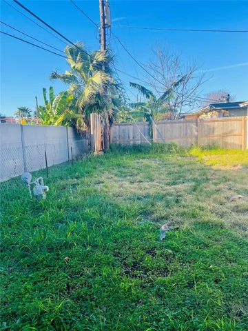 $150,000 | 1221 Bayou Shore Drive, Galveston, TX 77551