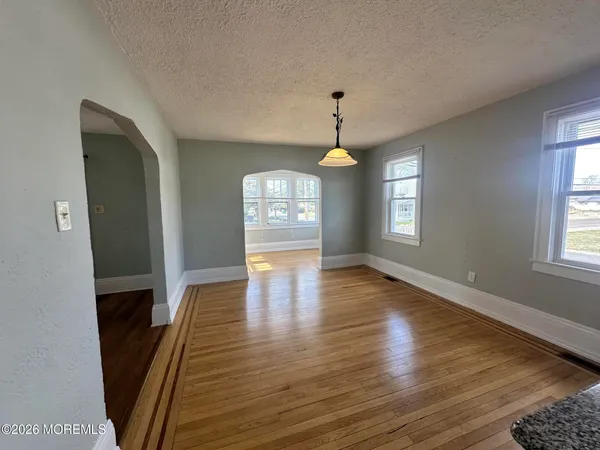 $3,200 | 4 Spring Street, Beachwood, NJ 08722