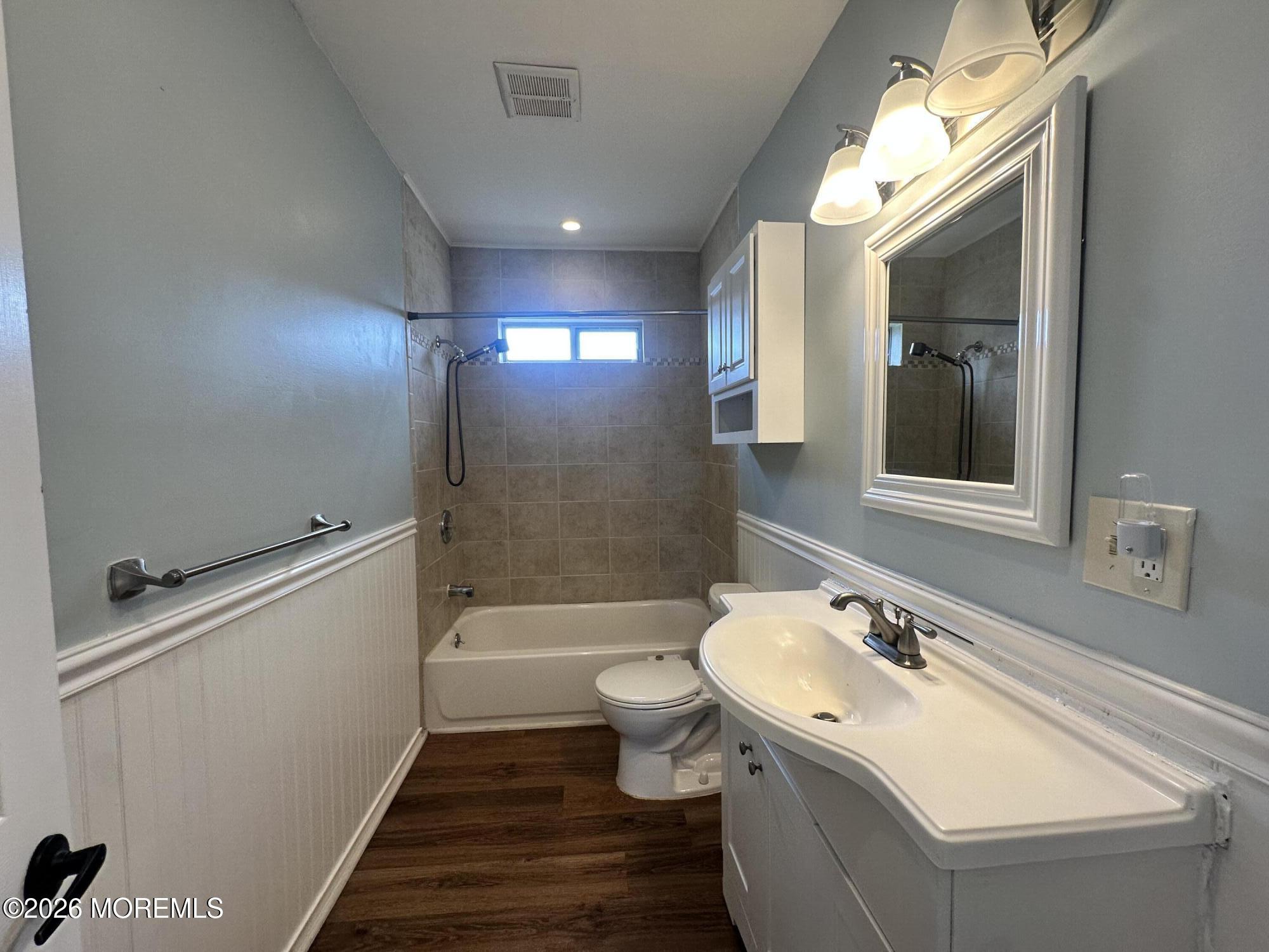 4 Spring Street Beachwood, NJ 08722 - Photo 18 of 32 Full Bathroom