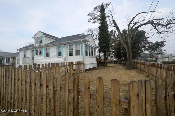 $3,200 | 4 Spring Street, Beachwood, NJ 08722