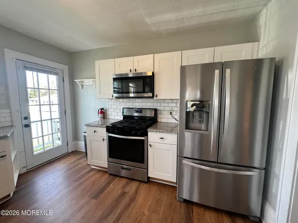 $3,200 | 4 Spring Street, Beachwood, NJ 08722