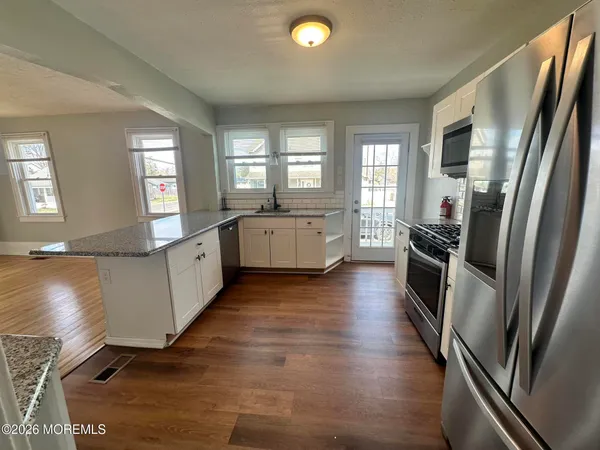 $3,200 | 4 Spring Street, Beachwood, NJ 08722