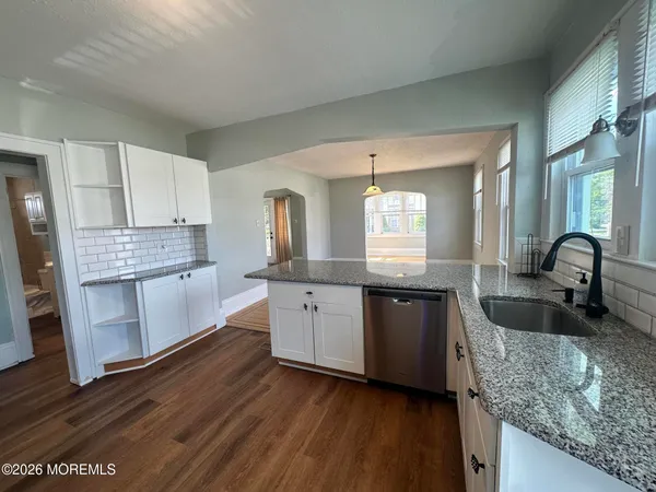 $3,200 | 4 Spring Street, Beachwood, NJ 08722