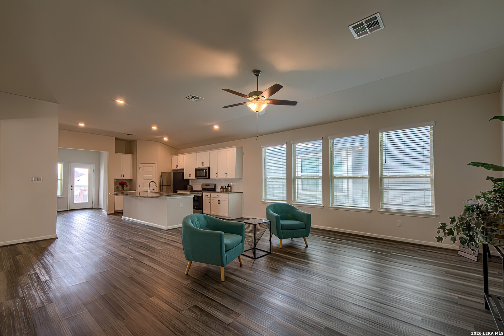 4939 Ranahan Pass St. Hedwig, TX 78152 - Photo 8 of 28