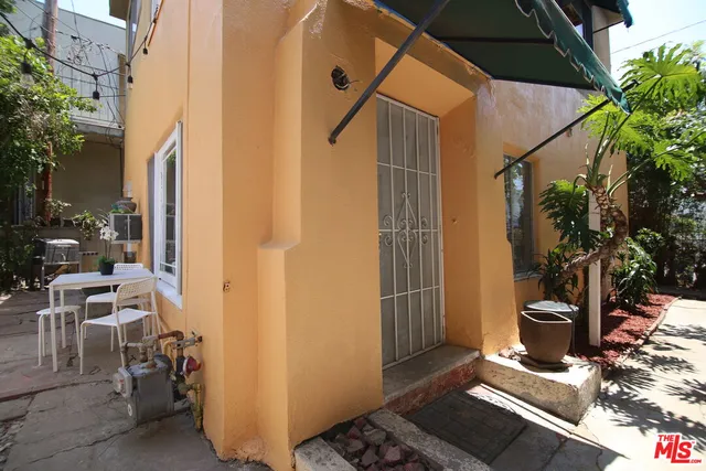 a view of entryway and hall