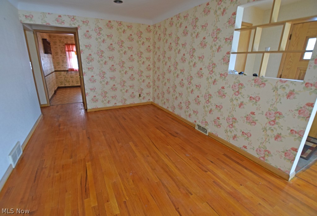 4967 North Sedgewick Road Cleveland, OH 44124 - Photo 3 of 11 Gallery Image 3