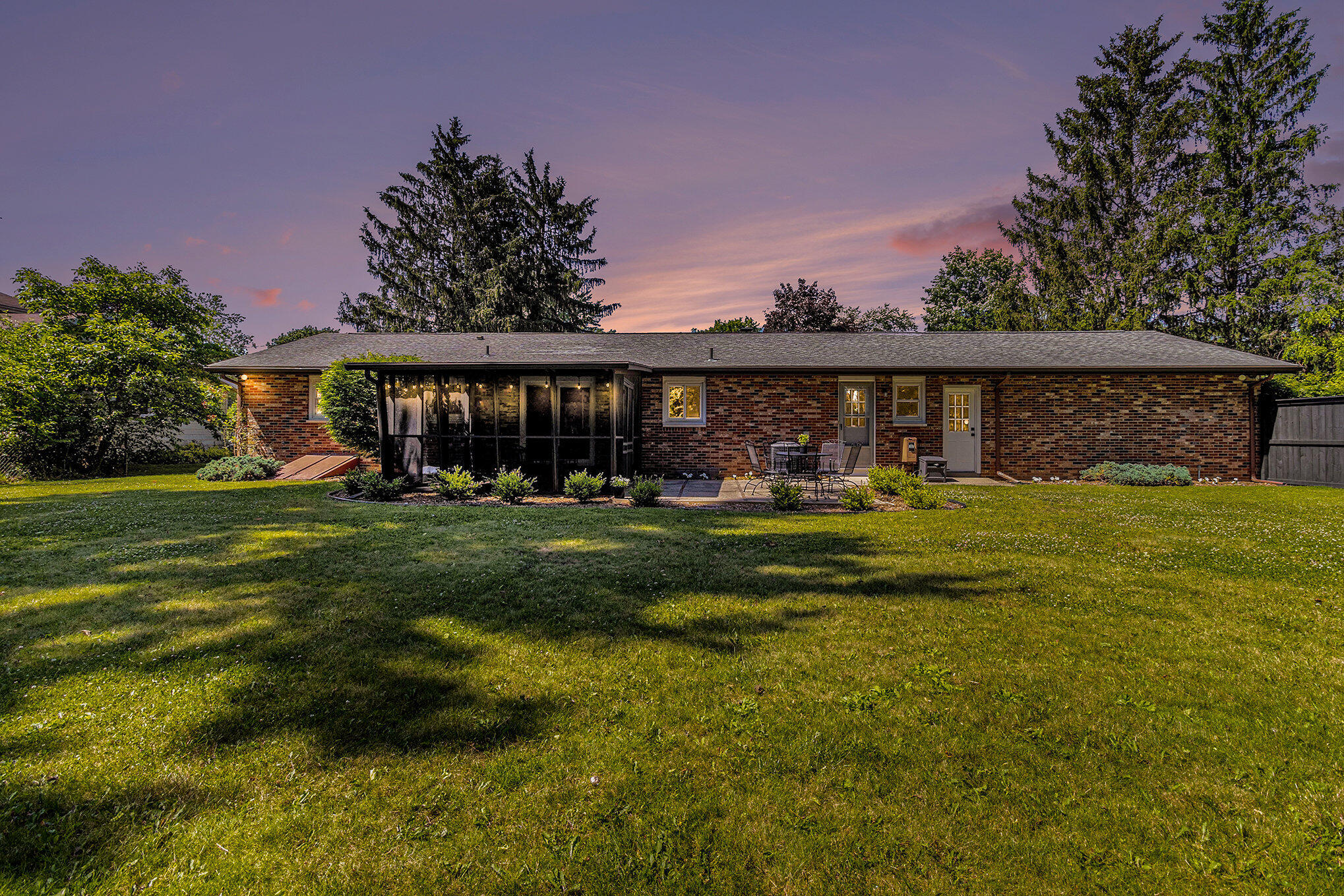 2111 Ridgefield Road Portage, MI 49024 - Photo 2 of 33 002_file_852