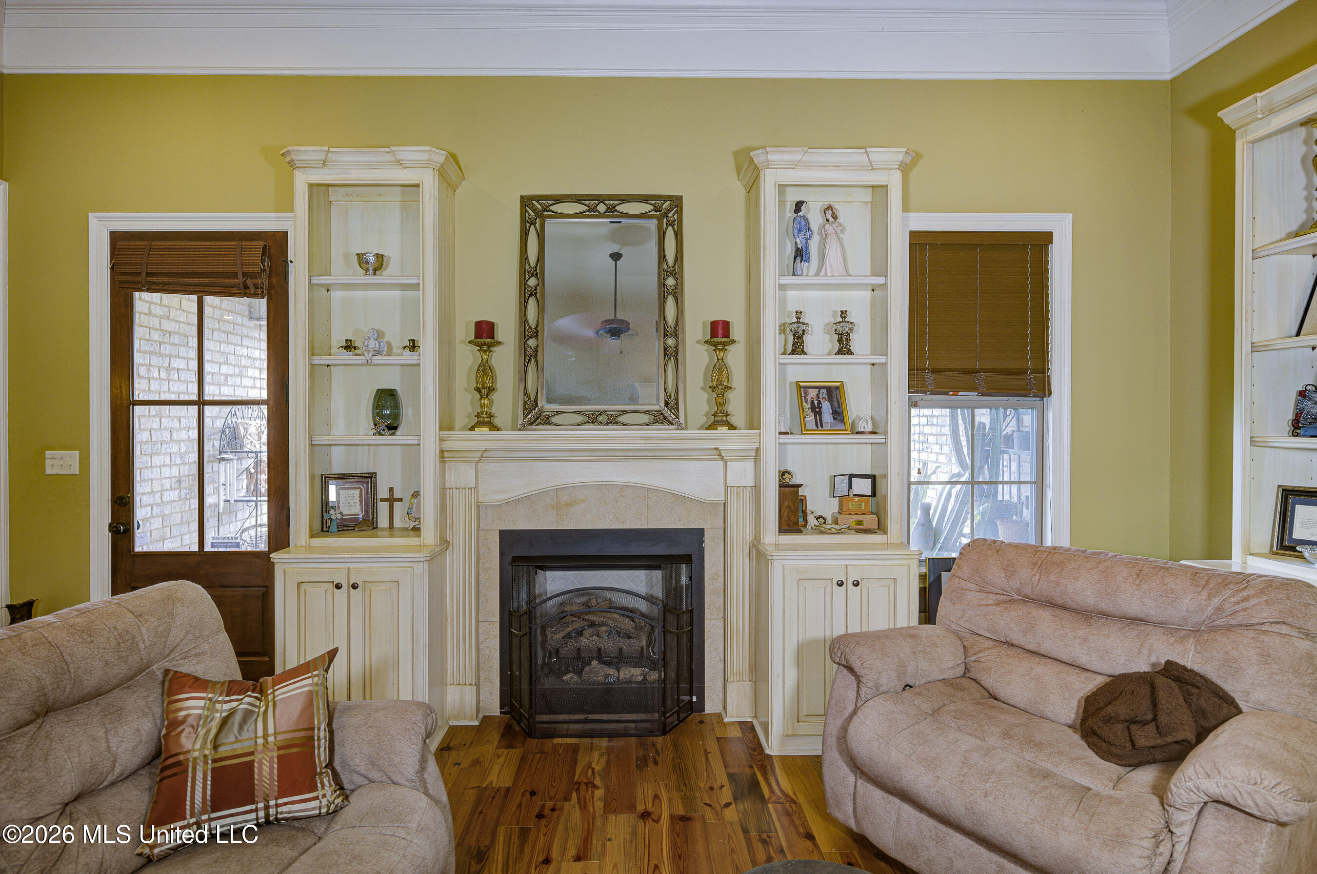 219 Madison Ridge Road Vicksburg, MS 39180 - Photo 6 of 29 Living Room Gas Fireplace