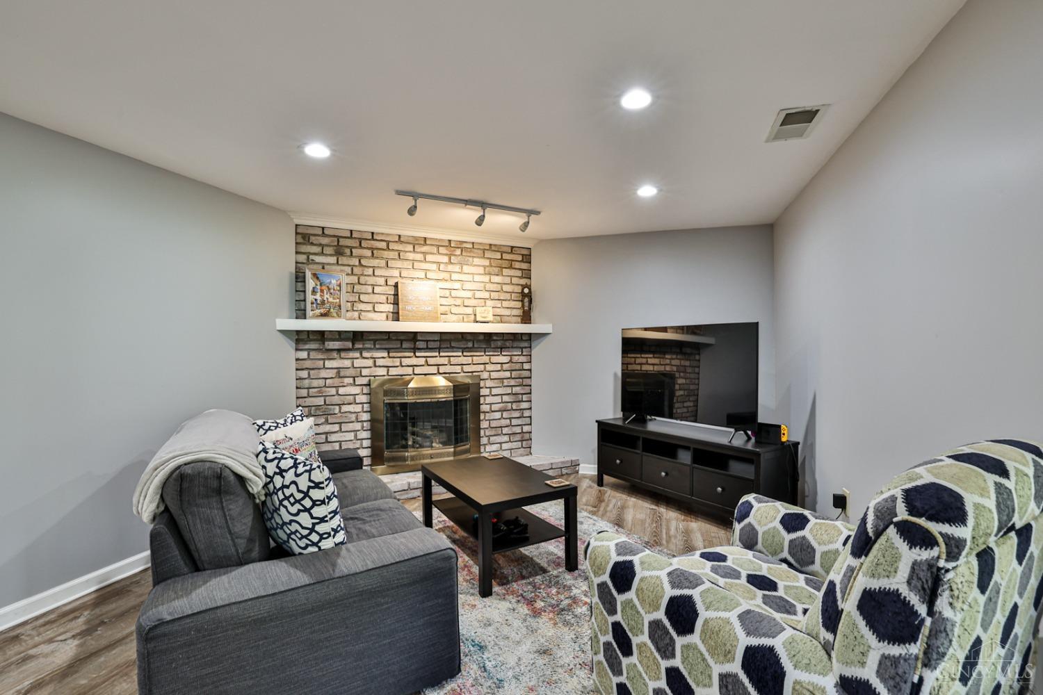 10375 Deerfield Road Montgomery, OH 45242 - Photo 19 of 29 Gallery Image 19