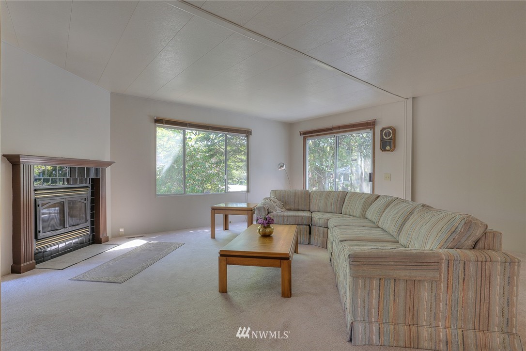 1018 Park Circle Bothell, WA 98021 - Photo 3 of 25