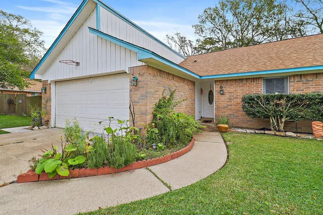 $275,000 | 15814 Part Drive, Crosby, TX 77532