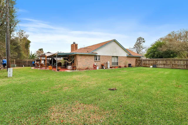 $275,000 | 15814 Part Drive, Crosby, TX 77532