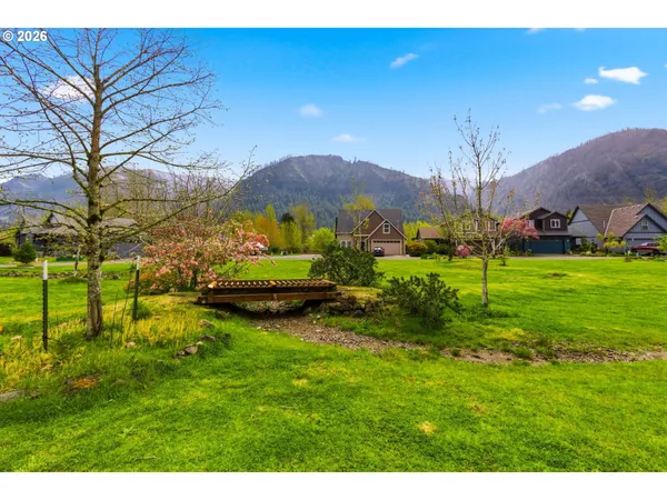 $450,000 | 1213 Island Way, North Bonneville, WA 98639
