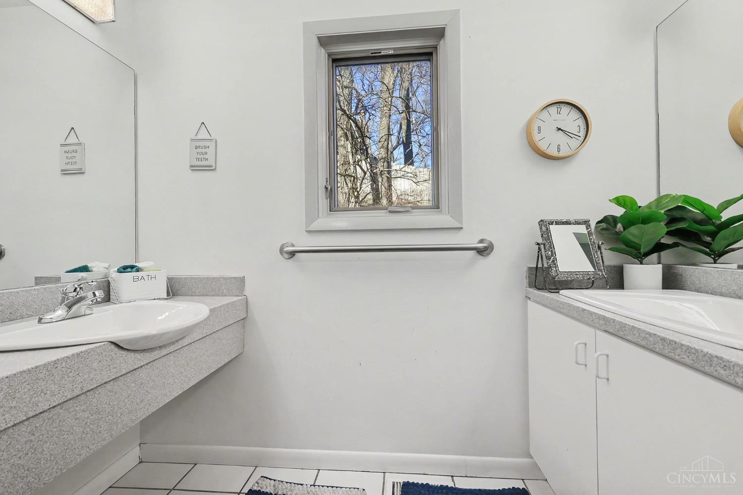 396 Probasco Street Cincinnati, OH 45220 - Photo 24 of 34