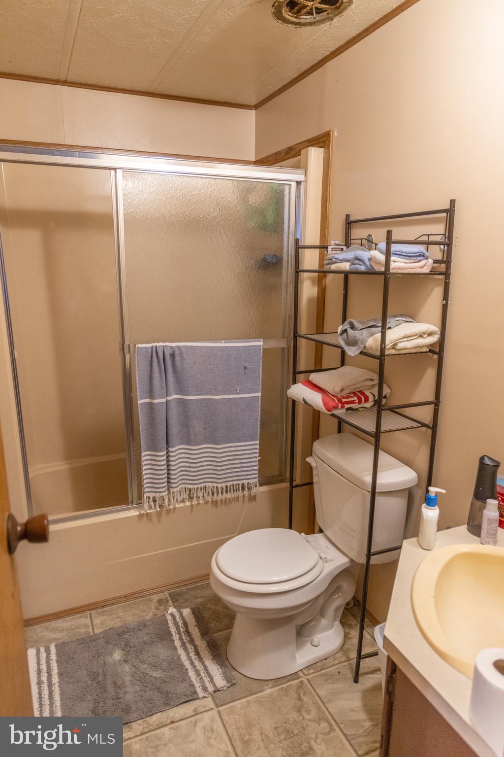5344 Back Valley Road Lindside, WV 24951 - Photo 21 of 44 Gallery Image 21