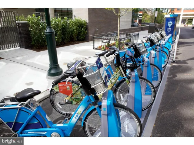 $1,873 | 2416 Manning Street, Philadelphia, PA 19103