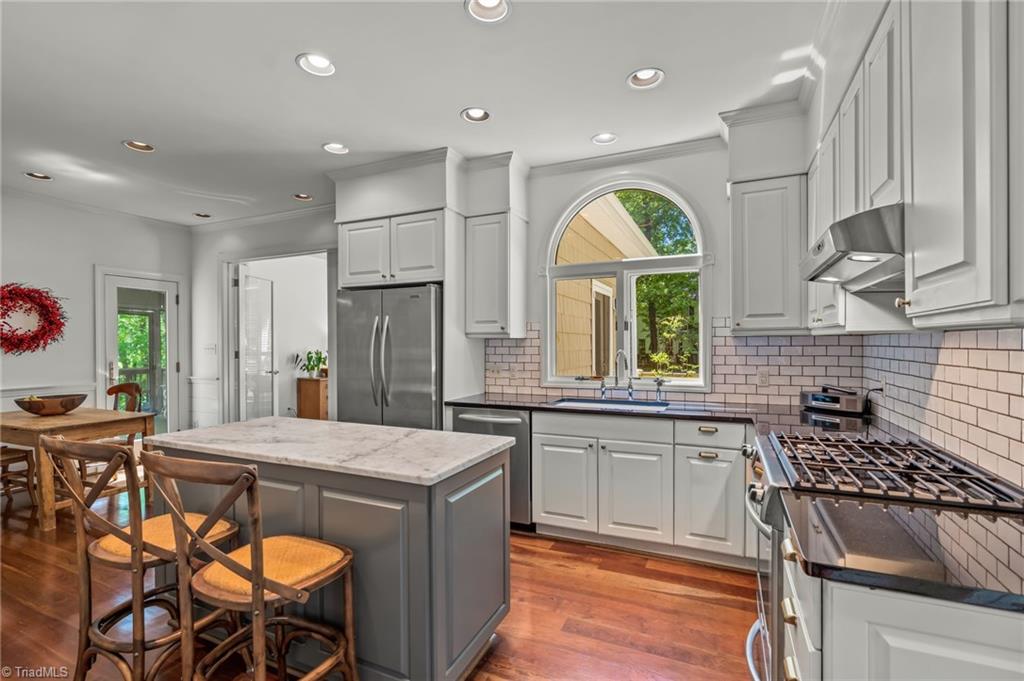 1036 Beecher Road Winston-Salem, NC 27104 - Photo 4 of 47