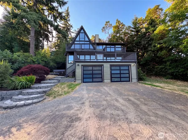 $942,000 | 4510 Southwest 244th Street, Vashon, WA 98070