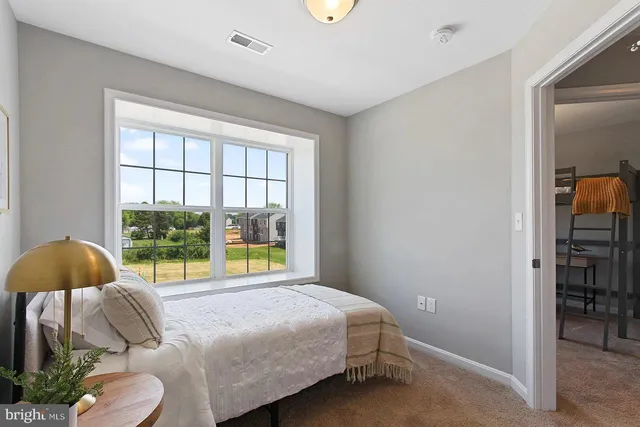 $2,100 | 326 Avon Drive, Red Lion, PA 17356