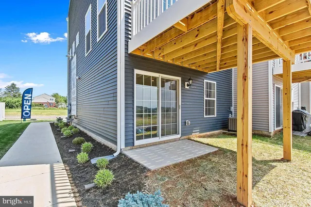 $2,100 | 326 Avon Drive, Red Lion, PA 17356