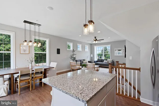 $2,100 | 326 Avon Drive, Red Lion, PA 17356