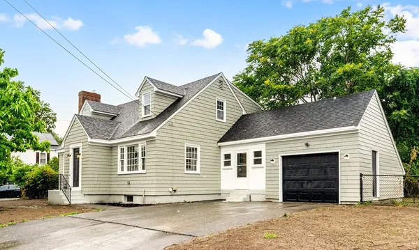 $779,000 | 39 McKinley Avenue, Lowell, MA 01851