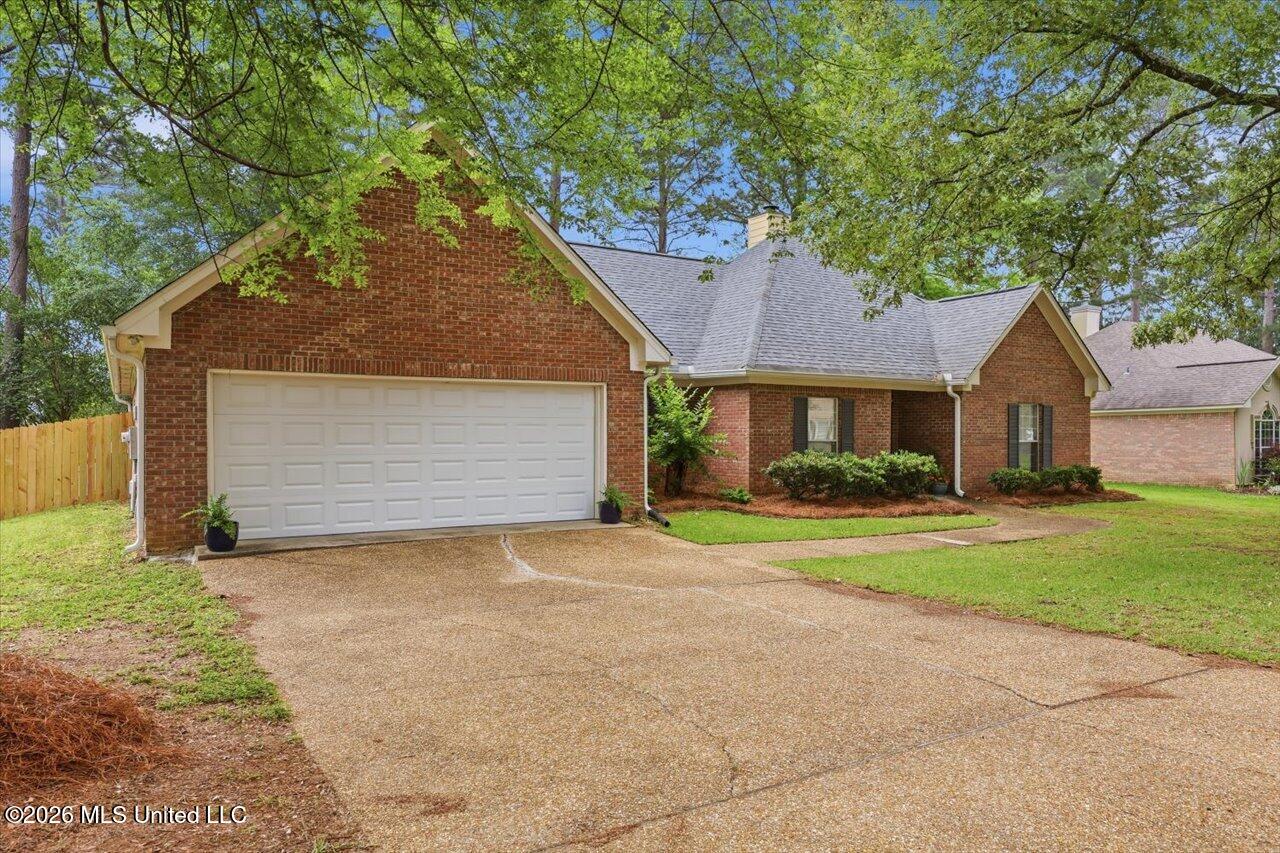 457 Shadowood Drive Ridgeland, MS 39157 - Photo 2 of 32 01-457 Shadowood Dr _ Hometoursms.com